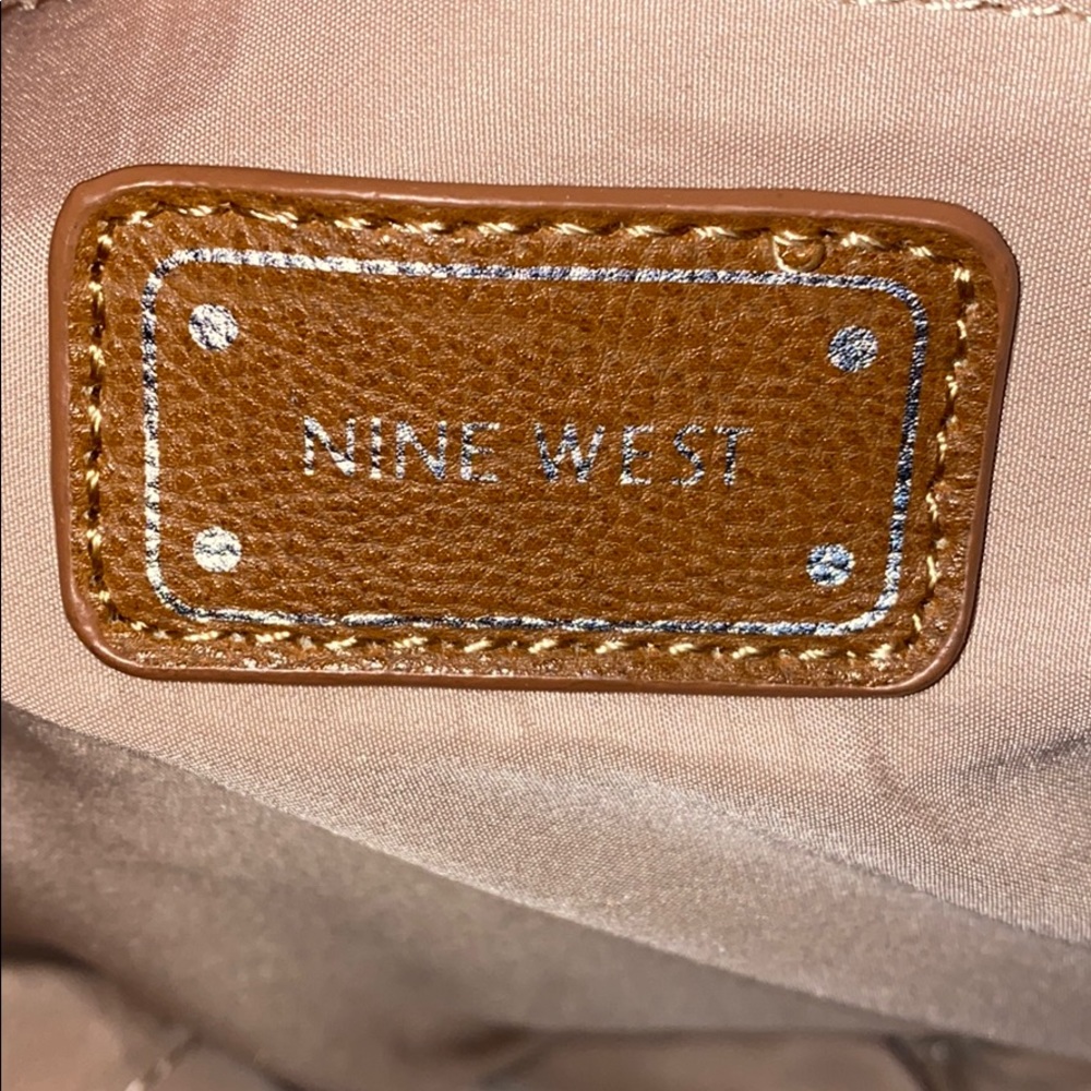 Nine West - Picture 5 of 5